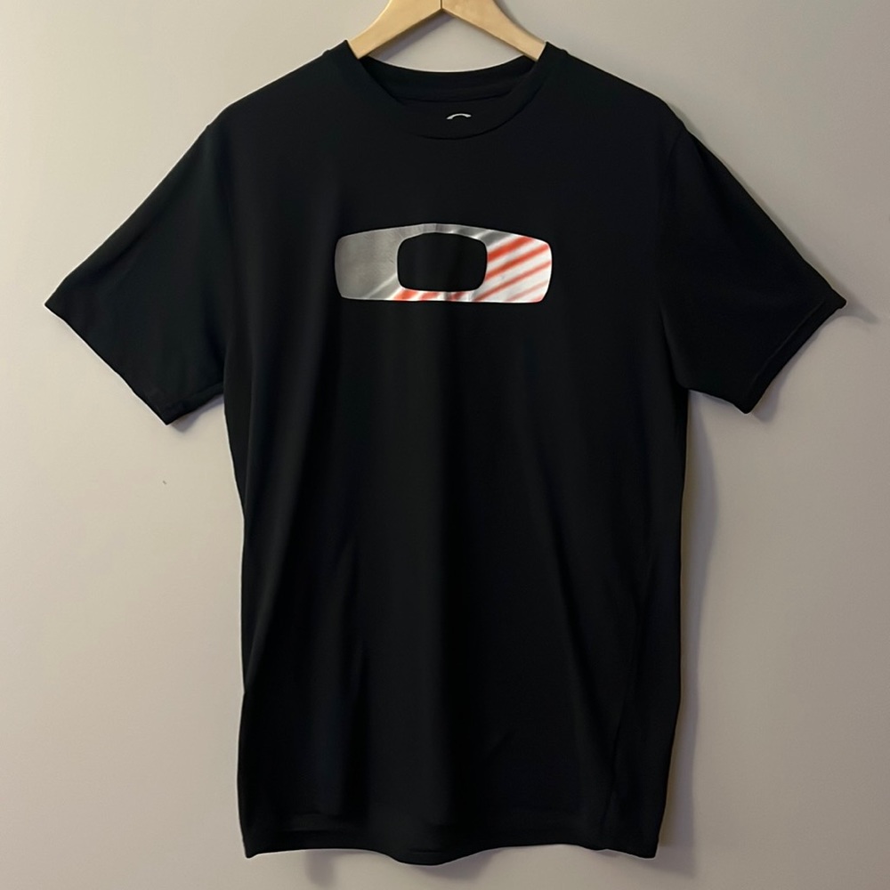 Men’s tshirt. Oakley.